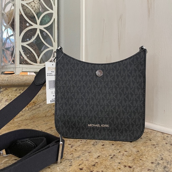 New Mk crossbody 🖤 - Picture 7 of 7